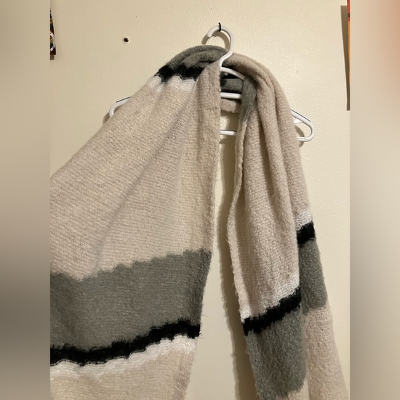 Scarf - Picture 3 of 3